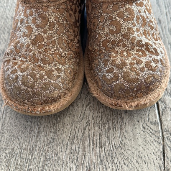 UGGs Shiny Cheetah print - Picture 6 of 6